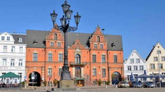 Stilbruch Glueckstadt Luaran gambar